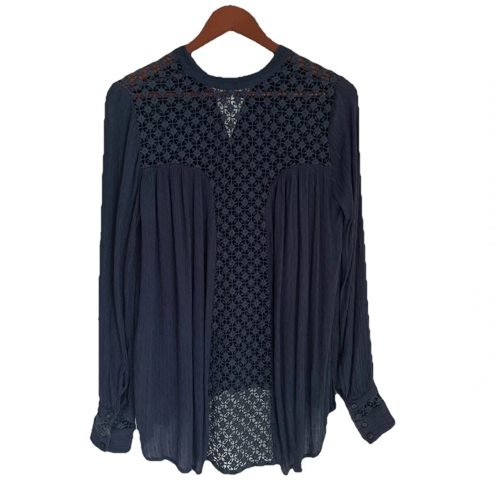 Free People Shirt Size XS  Blue Tunic Crochet Lace Back Lagenlook Cottagecore - Picture 3 of 12